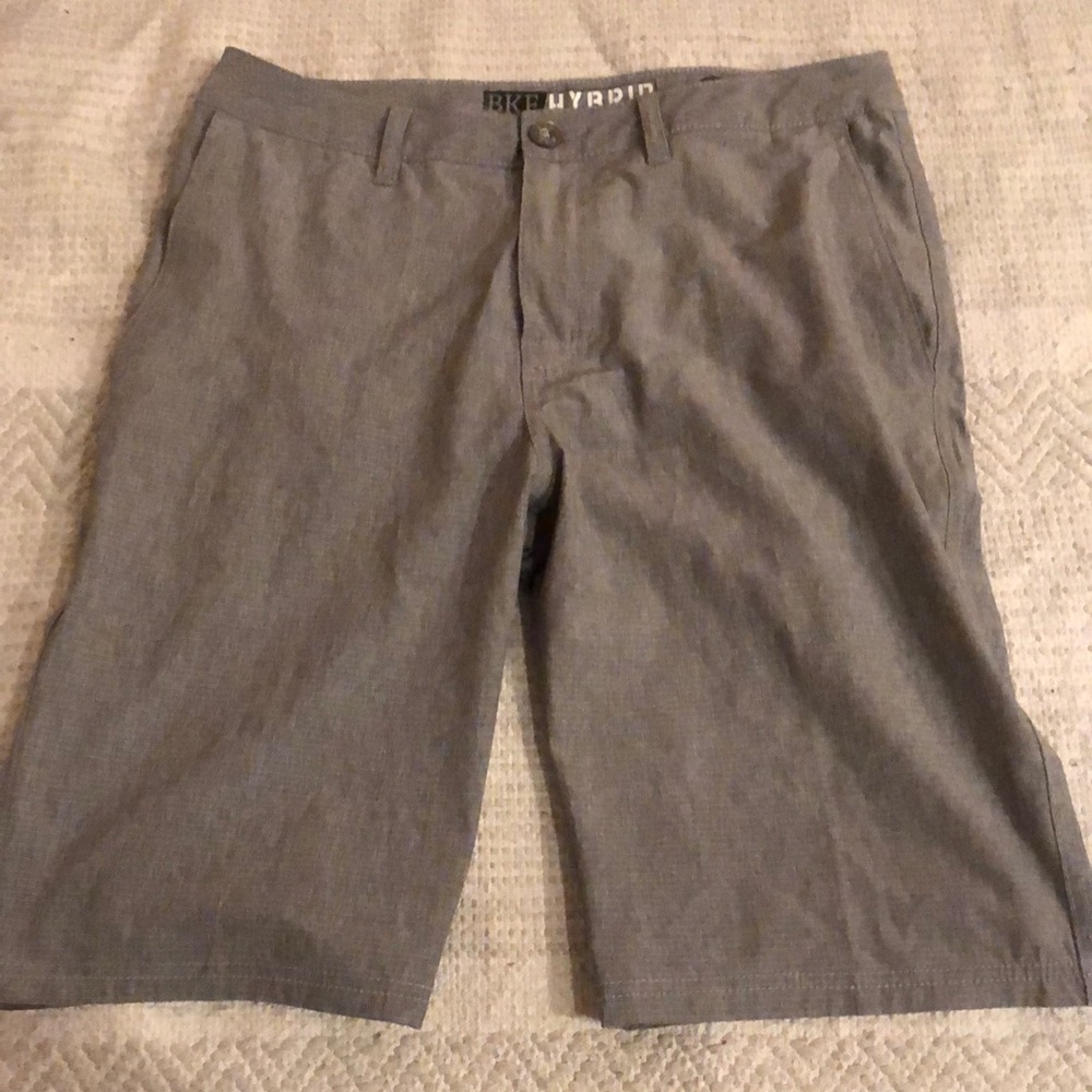 BKE Hybrid Standard Fit (only worn once)